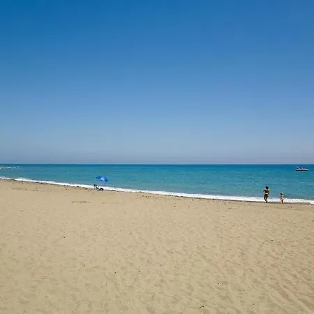 Precioso De Planta Baja En Salinas, Estepona
